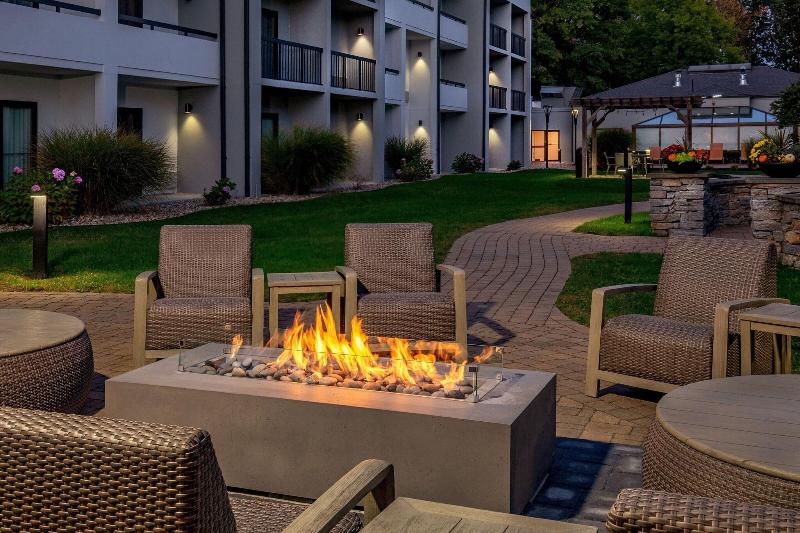Courtyard By Marriott Boston Andover image
