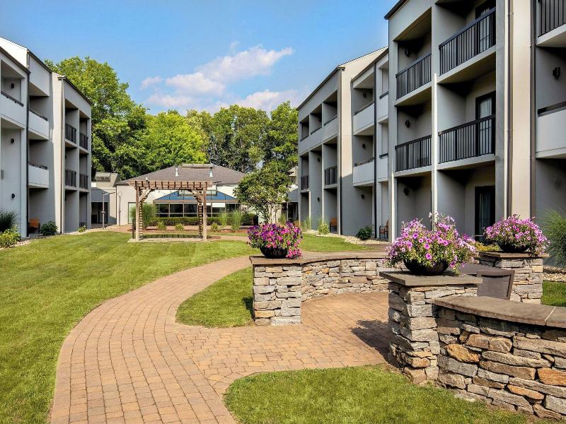 Courtyard By Marriott Boston Andover image