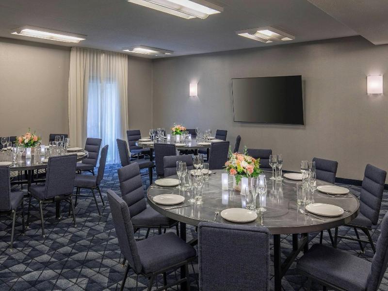 Courtyard By Marriott Boston Andover image
