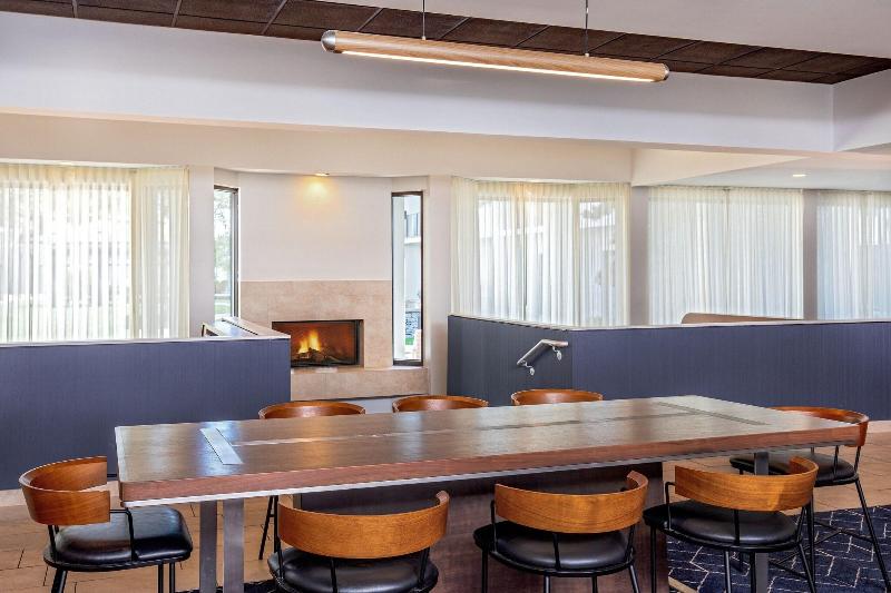 Courtyard By Marriott Boston Andover image