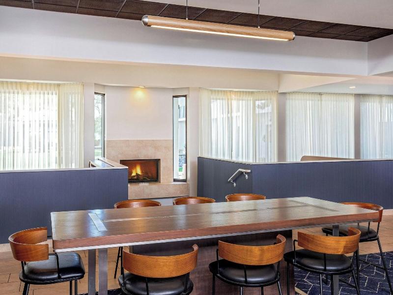 Courtyard By Marriott Boston Andover image