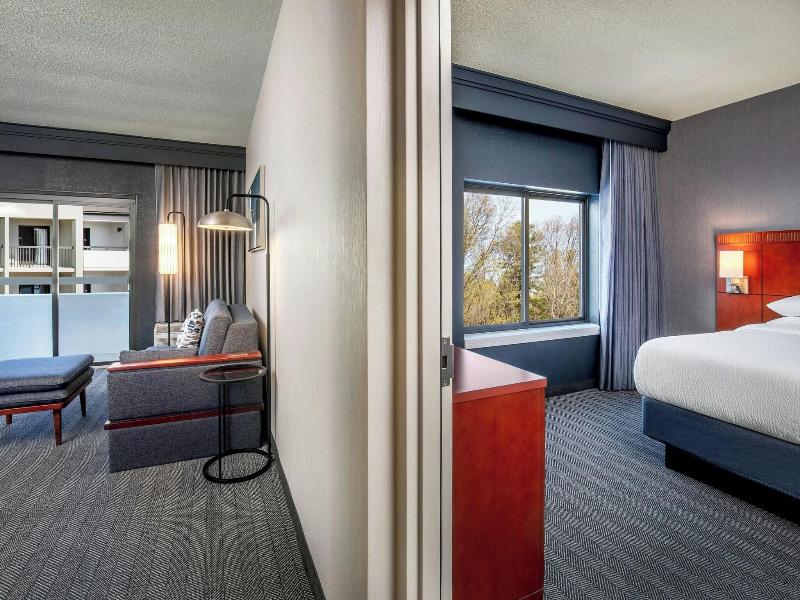 Courtyard By Marriott Boston Andover image