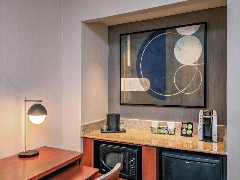 Courtyard By Marriott Boston Andover image