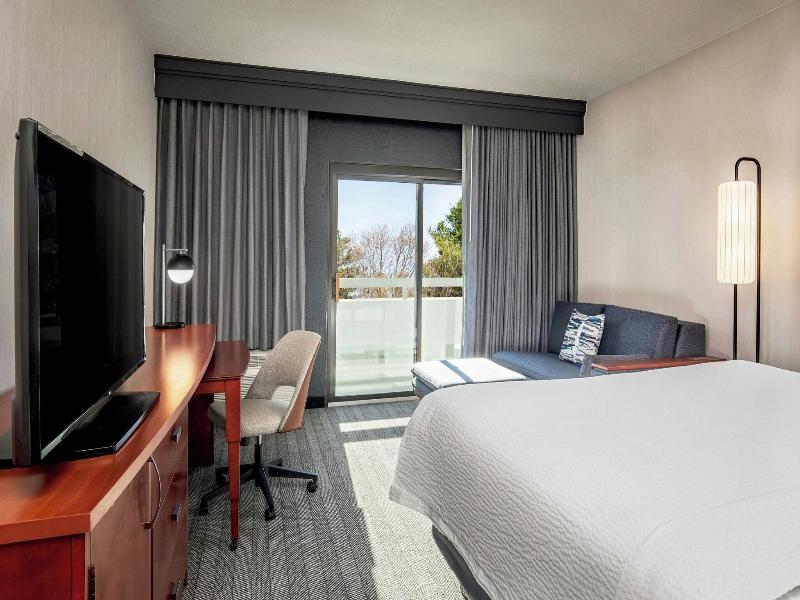 Courtyard By Marriott Boston Andover image