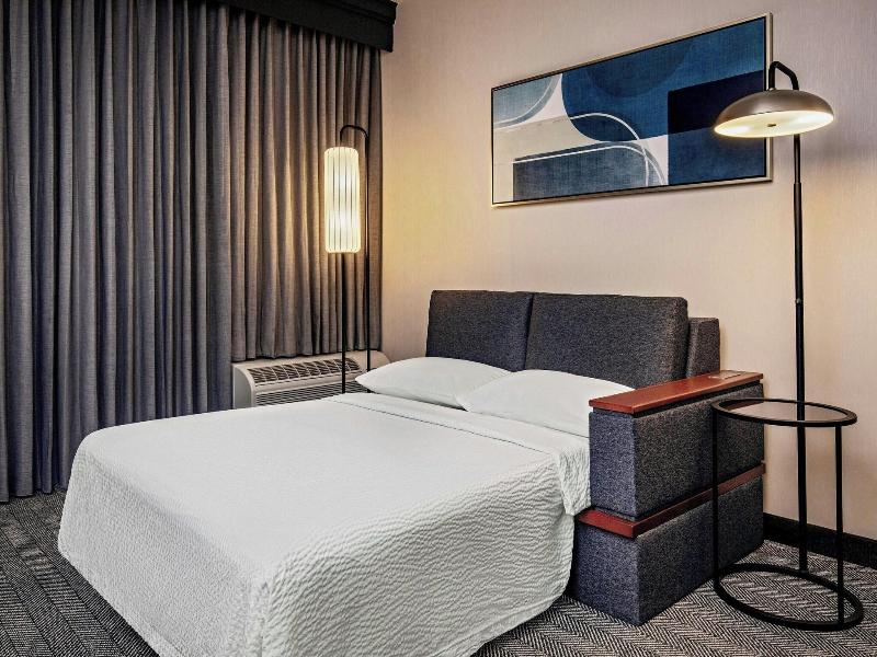 Courtyard By Marriott Boston Andover image