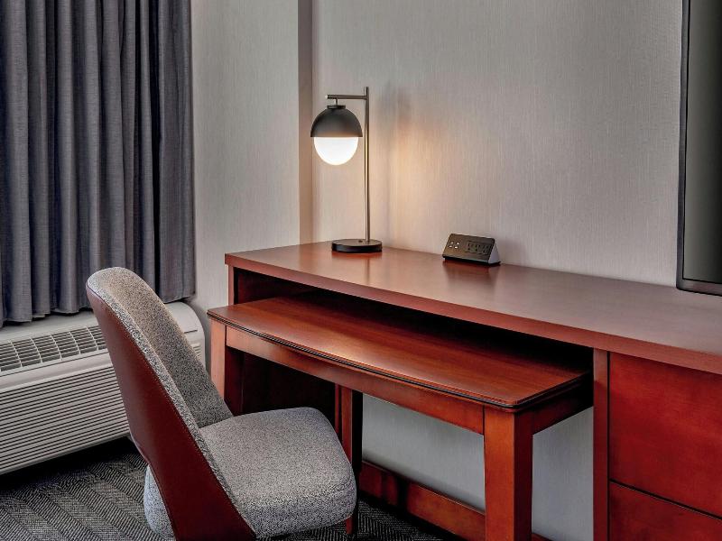 Courtyard By Marriott Boston Andover image