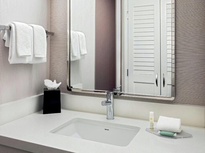 Courtyard By Marriott Boston Andover image
