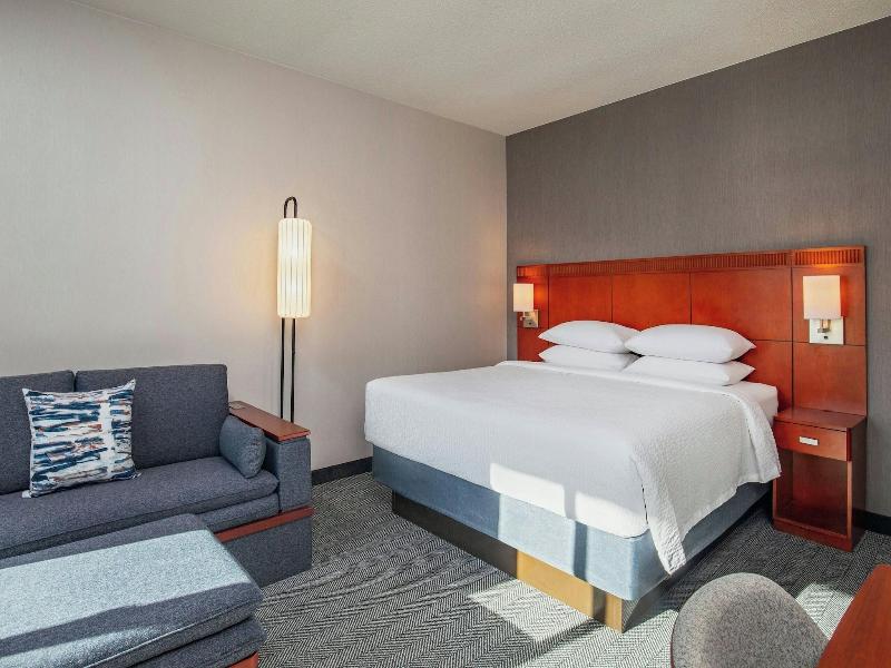 Courtyard By Marriott Boston Andover image