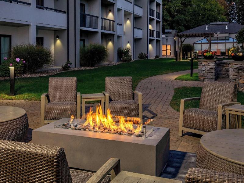 Courtyard By Marriott Boston Andover image