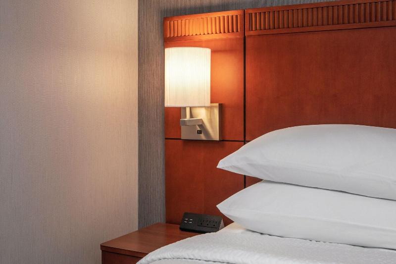 Courtyard By Marriott Boston Andover image