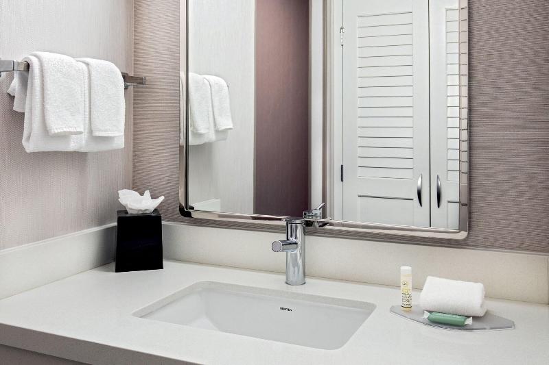 Courtyard By Marriott Boston Andover image