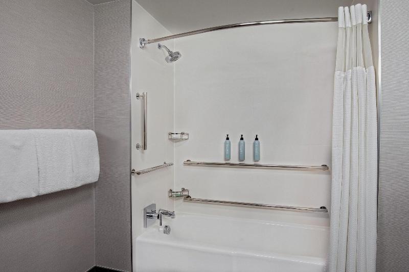 Courtyard By Marriott Boston Andover image
