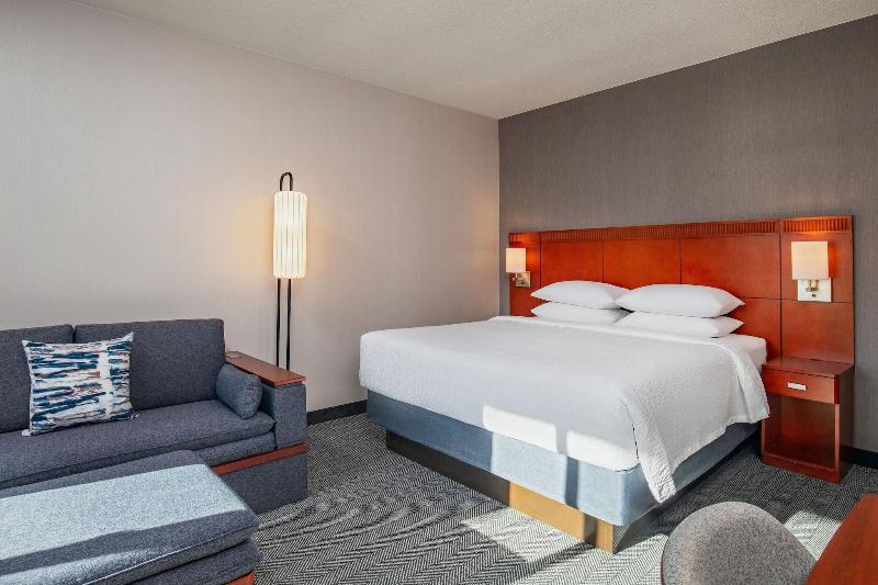 Courtyard By Marriott Boston Andover image