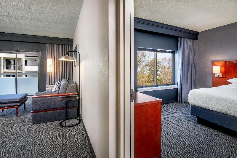 Courtyard By Marriott Boston Andover image