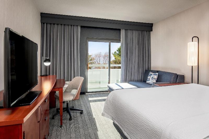 Courtyard By Marriott Boston Andover image