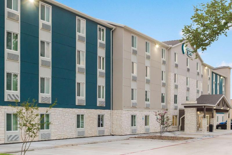 Woodspring Suites Lake Jackson image