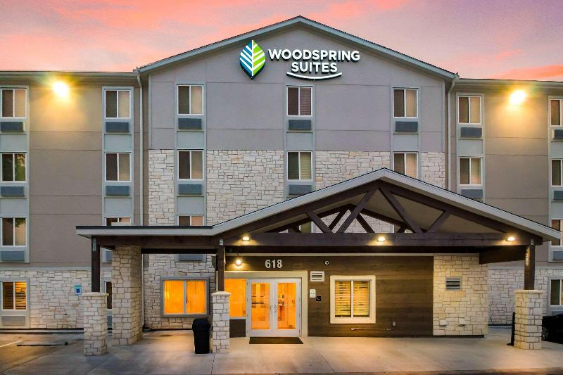 Woodspring Suites Lake Jackson image