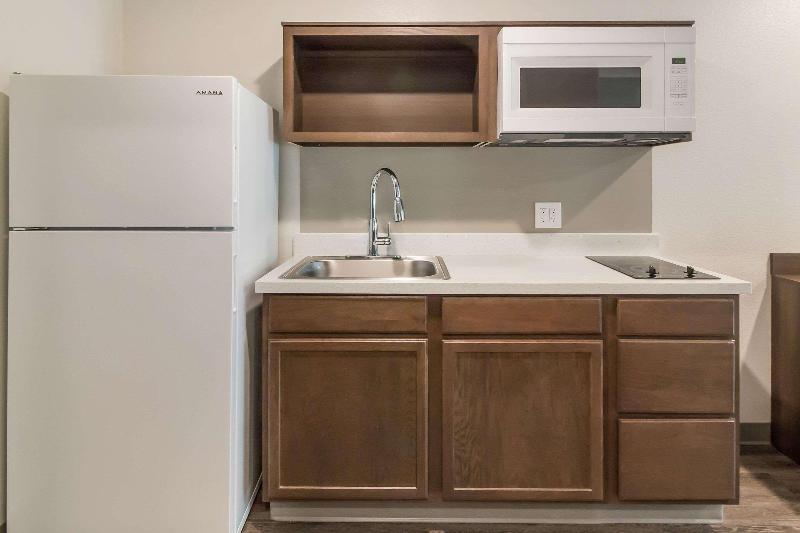 Woodspring Suites Lake Jackson image