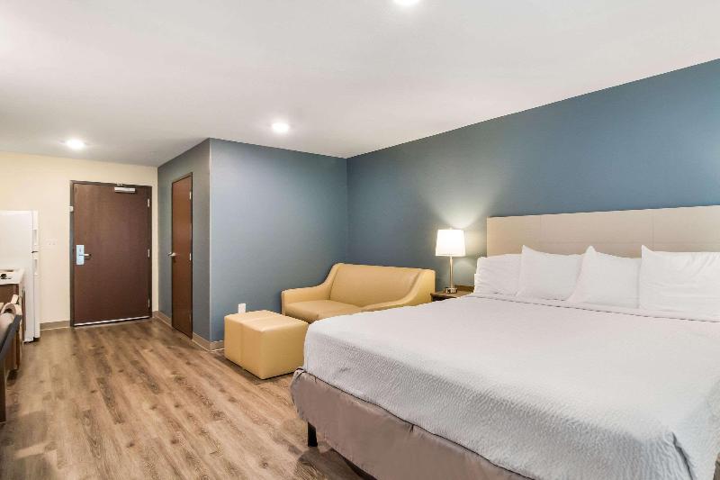 Woodspring Suites Lake Jackson image