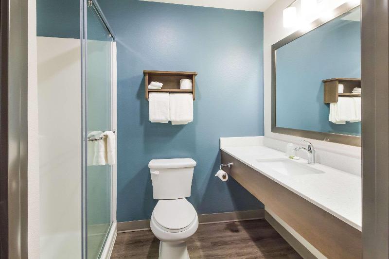 Woodspring Suites Lake Jackson image