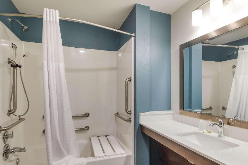 Woodspring Suites Lake Jackson image