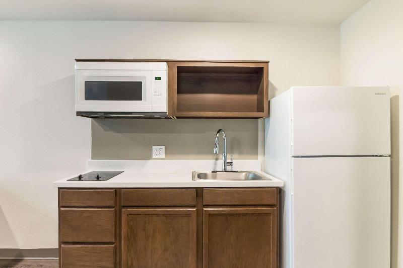 Woodspring Suites Lake Jackson image