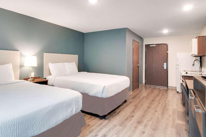 Woodspring Suites Lake Jackson image