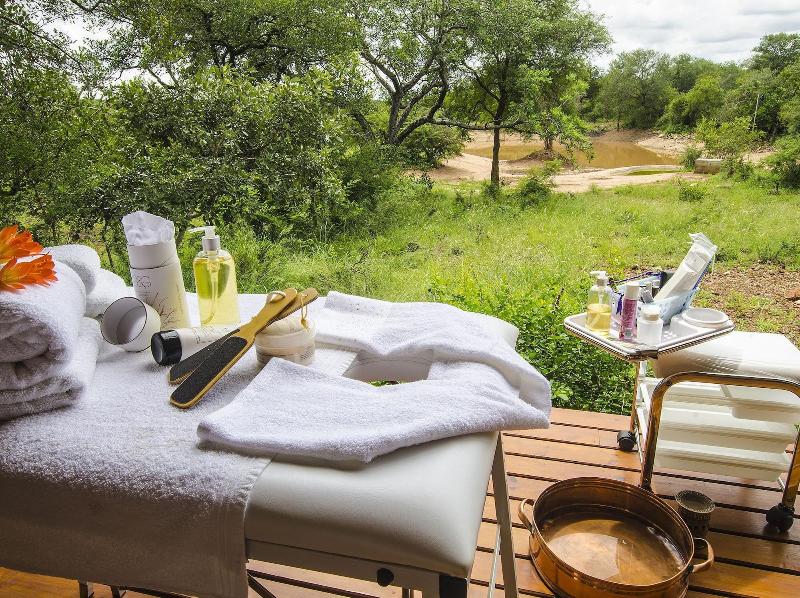 Raptor Retreat Game Lodge image