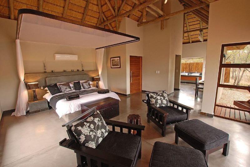 Raptor Retreat Game Lodge image