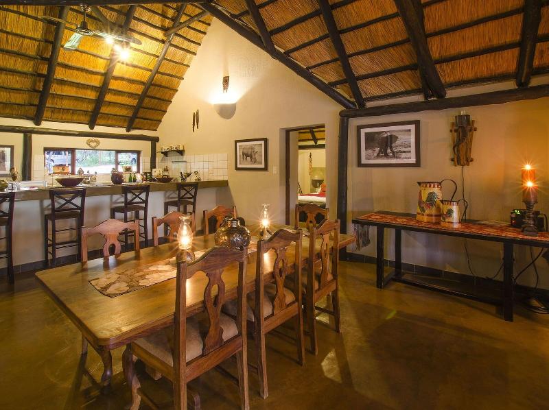 Raptor Retreat Game Lodge image