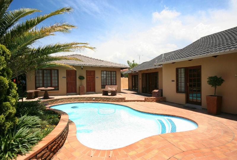 D Vine Guest House — general view
