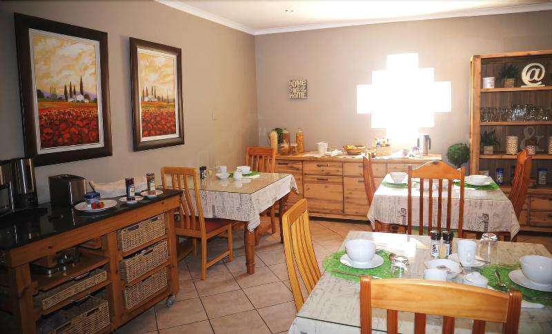 D Vine Guest House — restaurant
