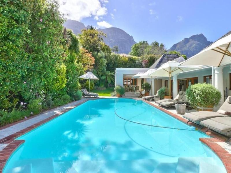 Fernwood Manor image