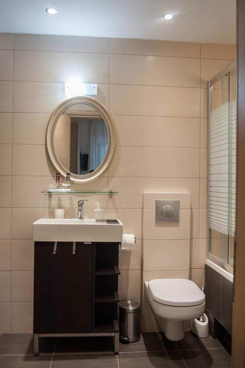 Vanessa's Rooms & Apartments image