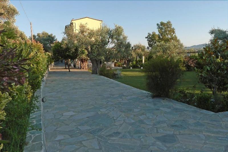 Ampoulos Rooms & Apartments image