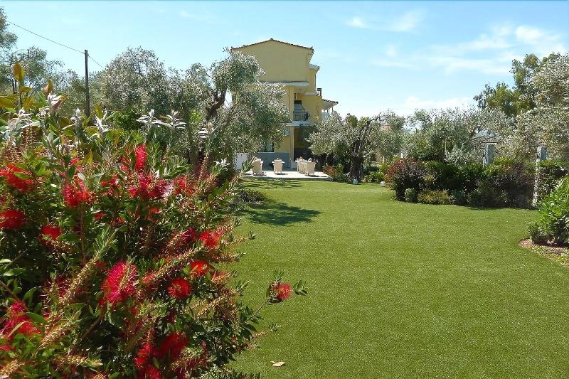 Ampoulos Rooms & Apartments image