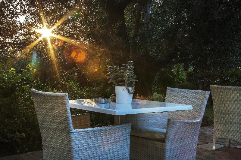 Ampoulos Rooms & Apartments image