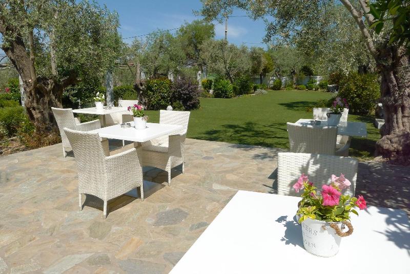 Ampoulos Rooms & Apartments image