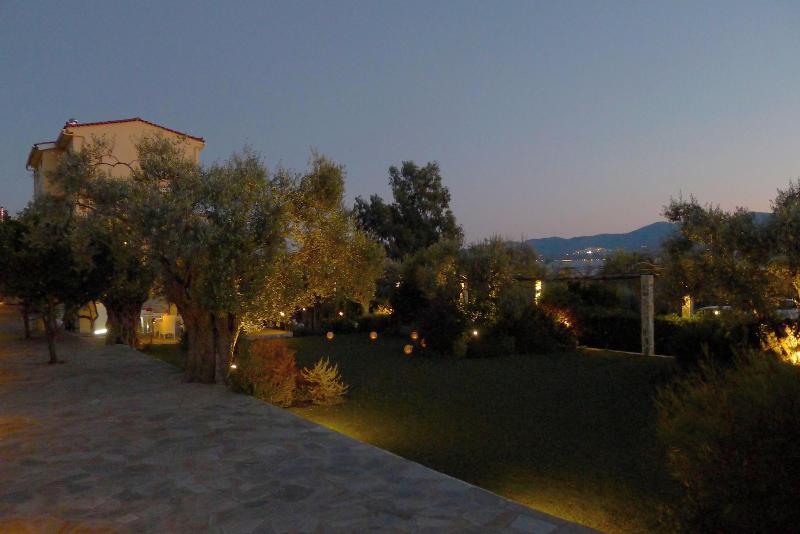 Ampoulos Rooms & Apartments image