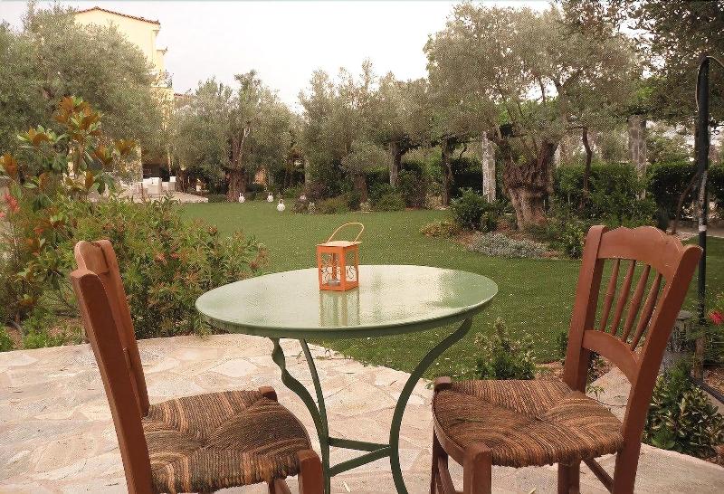 Ampoulos Rooms & Apartments image