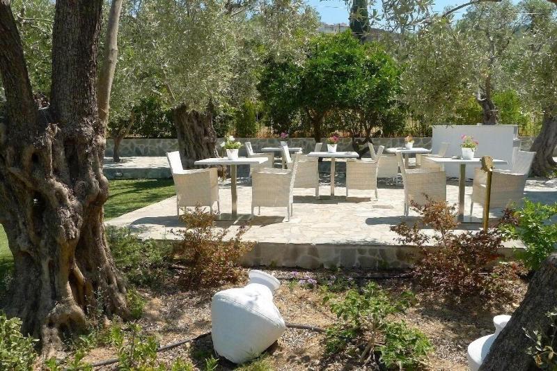 Ampoulos Rooms & Apartments image