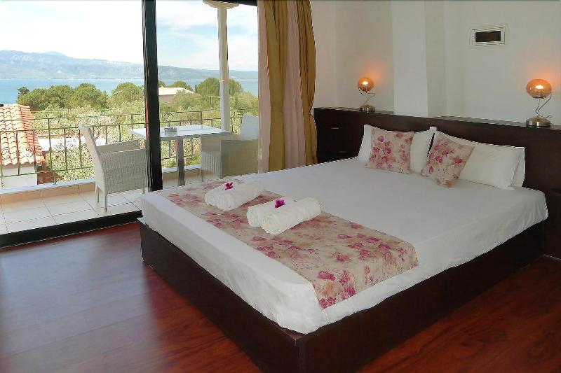 Ampoulos Rooms & Apartments image