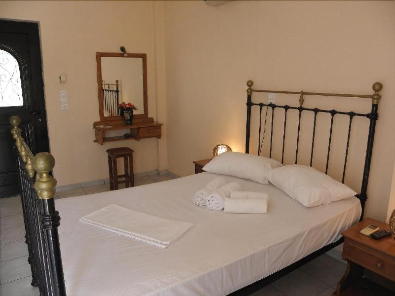 Ampoulos Rooms & Apartments image