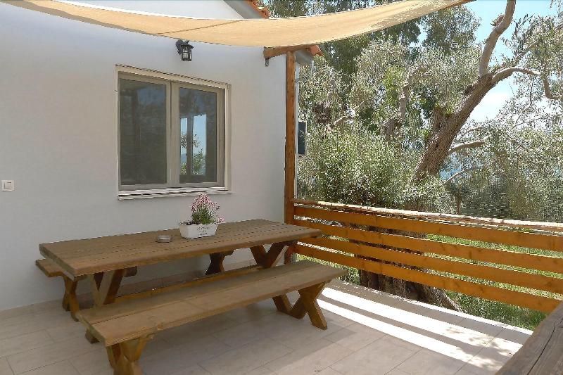 Ampoulos Rooms & Apartments image