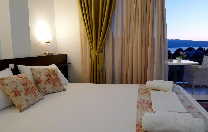 Ampoulos Rooms & Apartments image