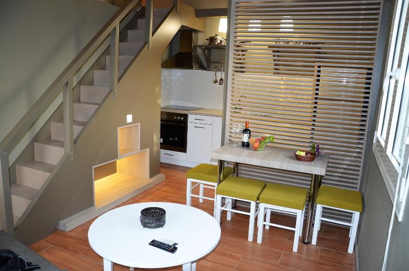 Ampoulos Rooms & Apartments image