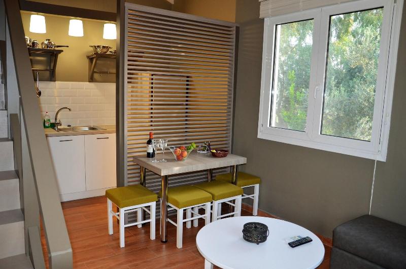 Ampoulos Rooms & Apartments image