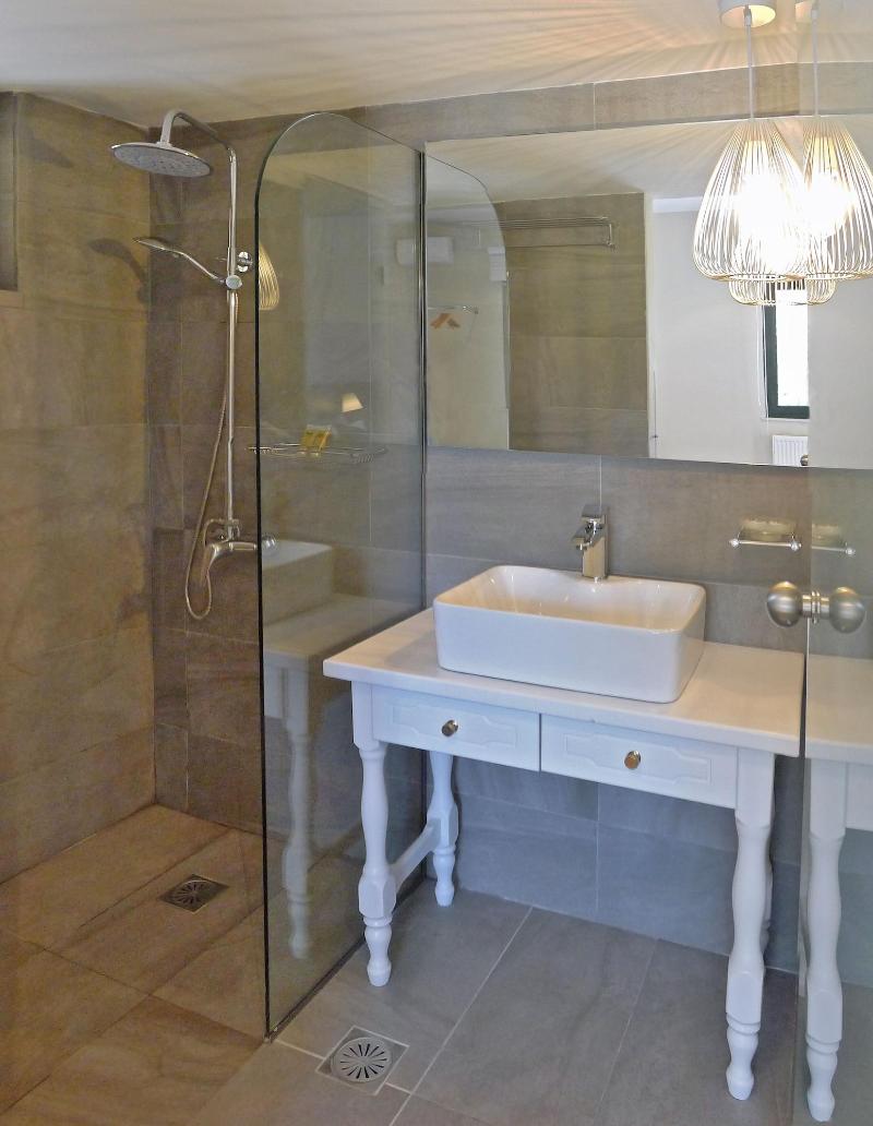 Ampoulos Rooms & Apartments image
