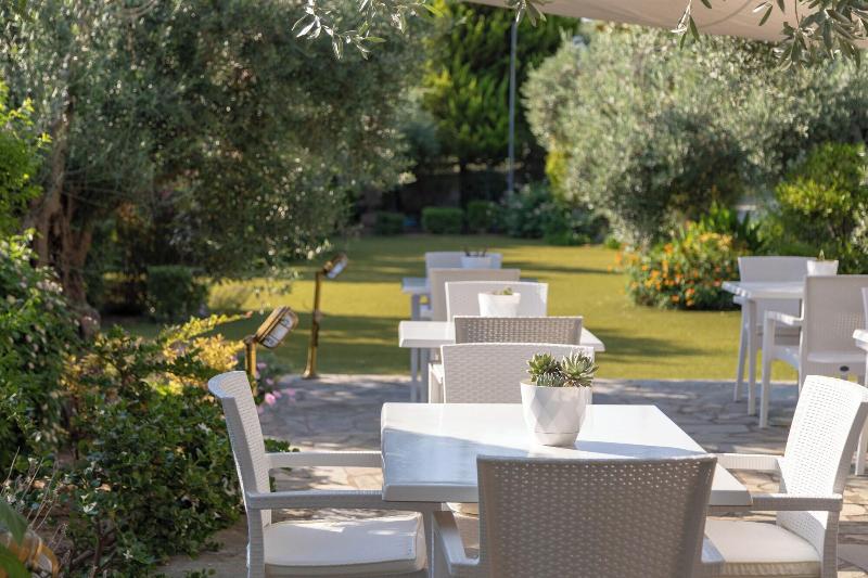 Ampoulos Rooms & Apartments image