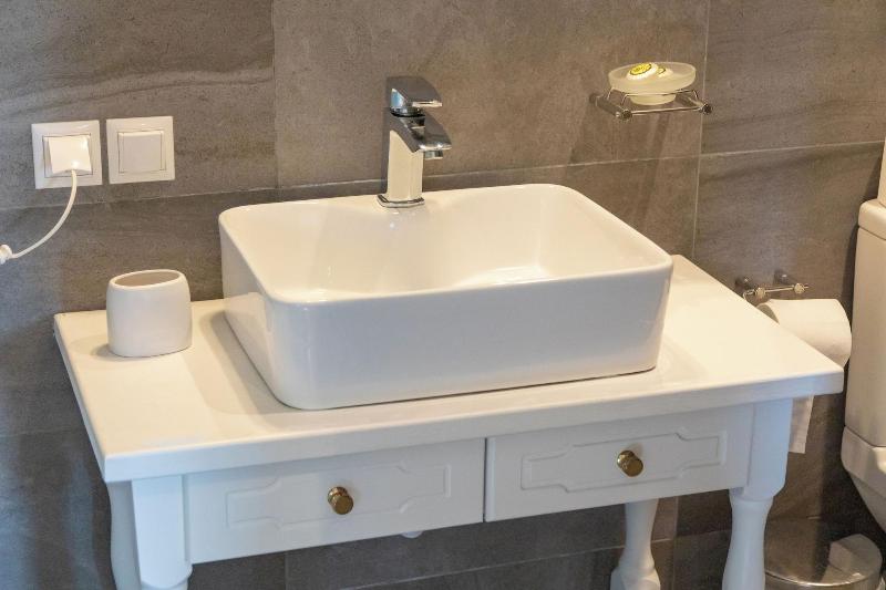 Ampoulos Rooms & Apartments image